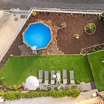 Hibiscus House By Your Key * Calheta (Madeira)