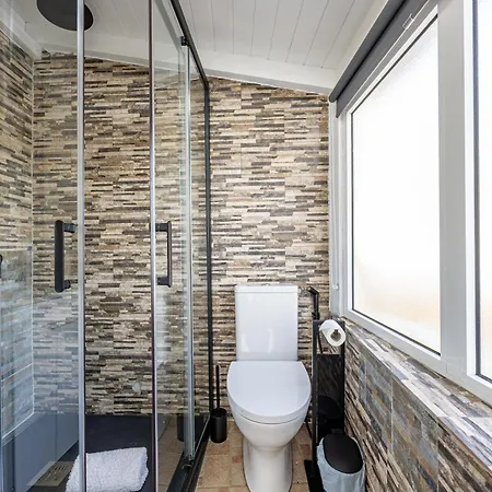 Hibiscus House By Your Key * Calheta