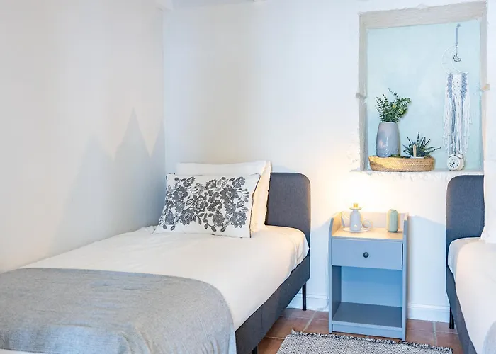 Hibiscus House By Your Key