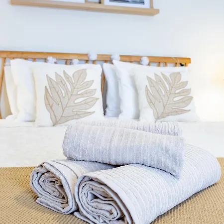 Hibiscus House By Your Key Дом отдыха *