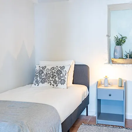 Hibiscus House By Your Key