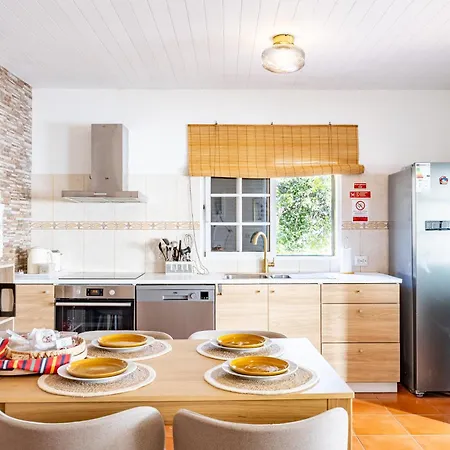 Tatil Evi Hibiscus House By Your Key