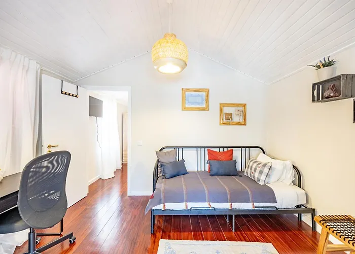 Hibiscus House By Your Key * Calheta (Madeira)