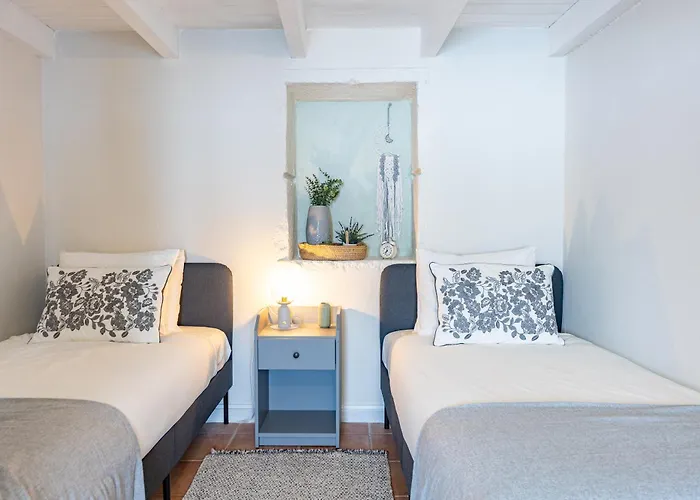 Hibiscus House By Your Key Holiday home Calheta (Madeira)