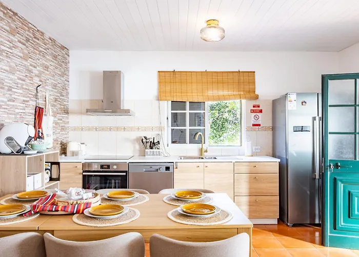 Holiday home Hibiscus House By Your Key